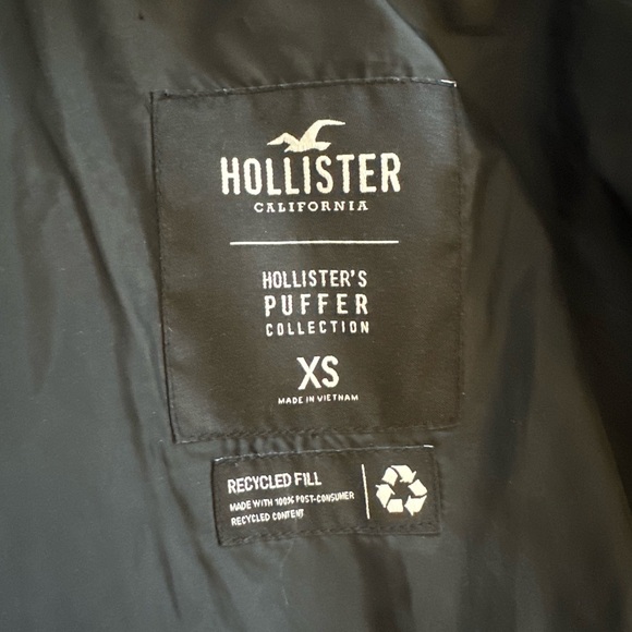 Hollister Sleek Black Vegan Leather Puffer Bomber Jacket - Picture 4 of 8